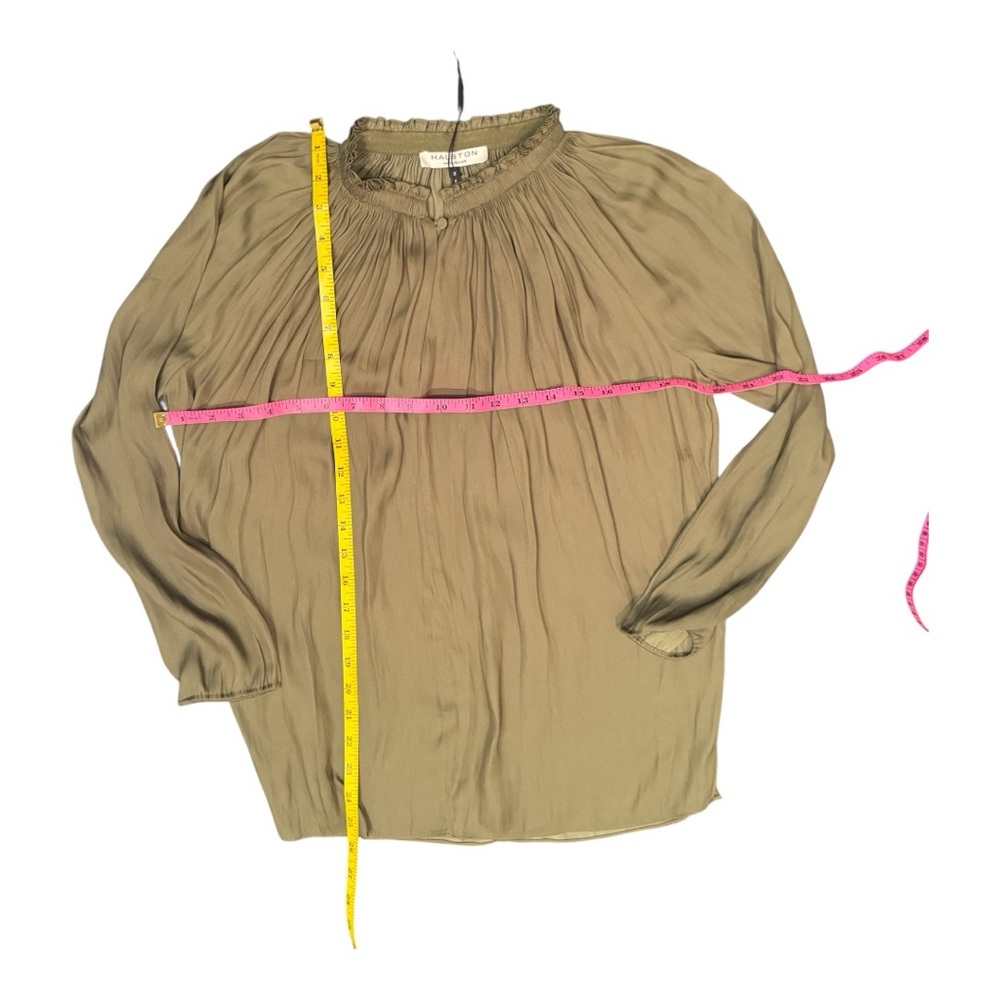 Elegant Olive Green Halston Heritage Blouse - Picture 6 of 6
